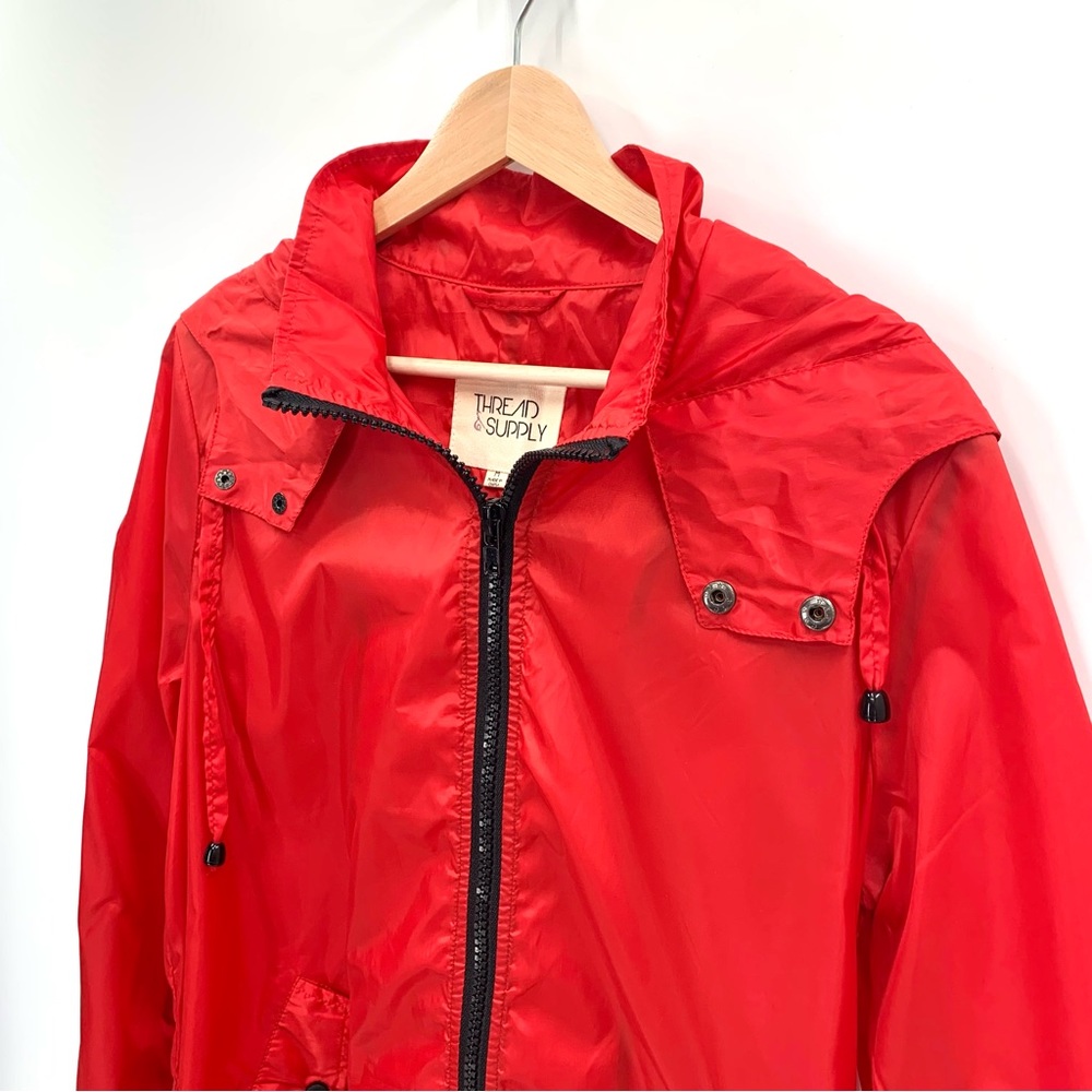 Thread & Supply Red Hooded Windbreaker Lightweight Jacket Size Medium - Picture 2 of 12